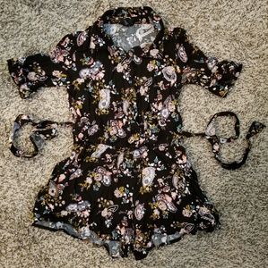 Size xs or 4/5 Art class romper